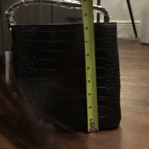 Aota NWT Elena Vegan Leather Tote / Crossbody Bag in Black. - Picture 9 of 10